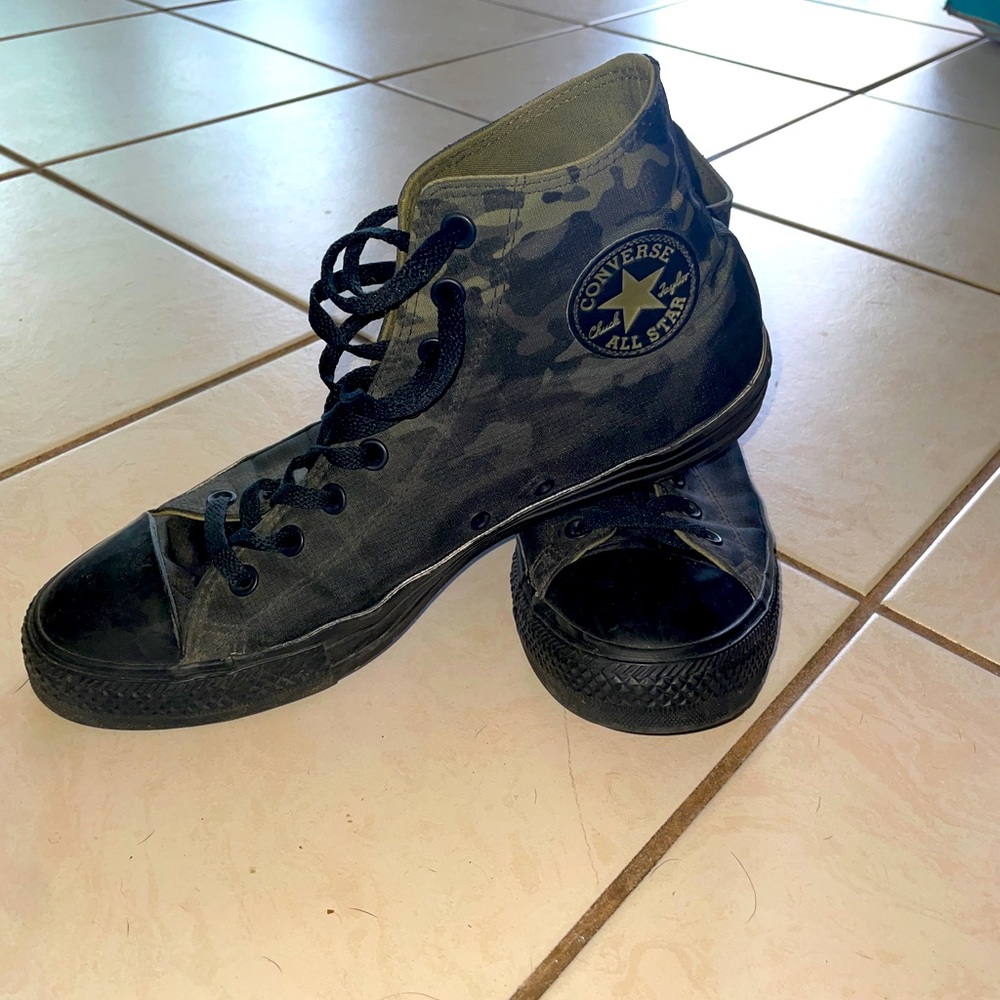 Men’s camo high-top converse SZ 10